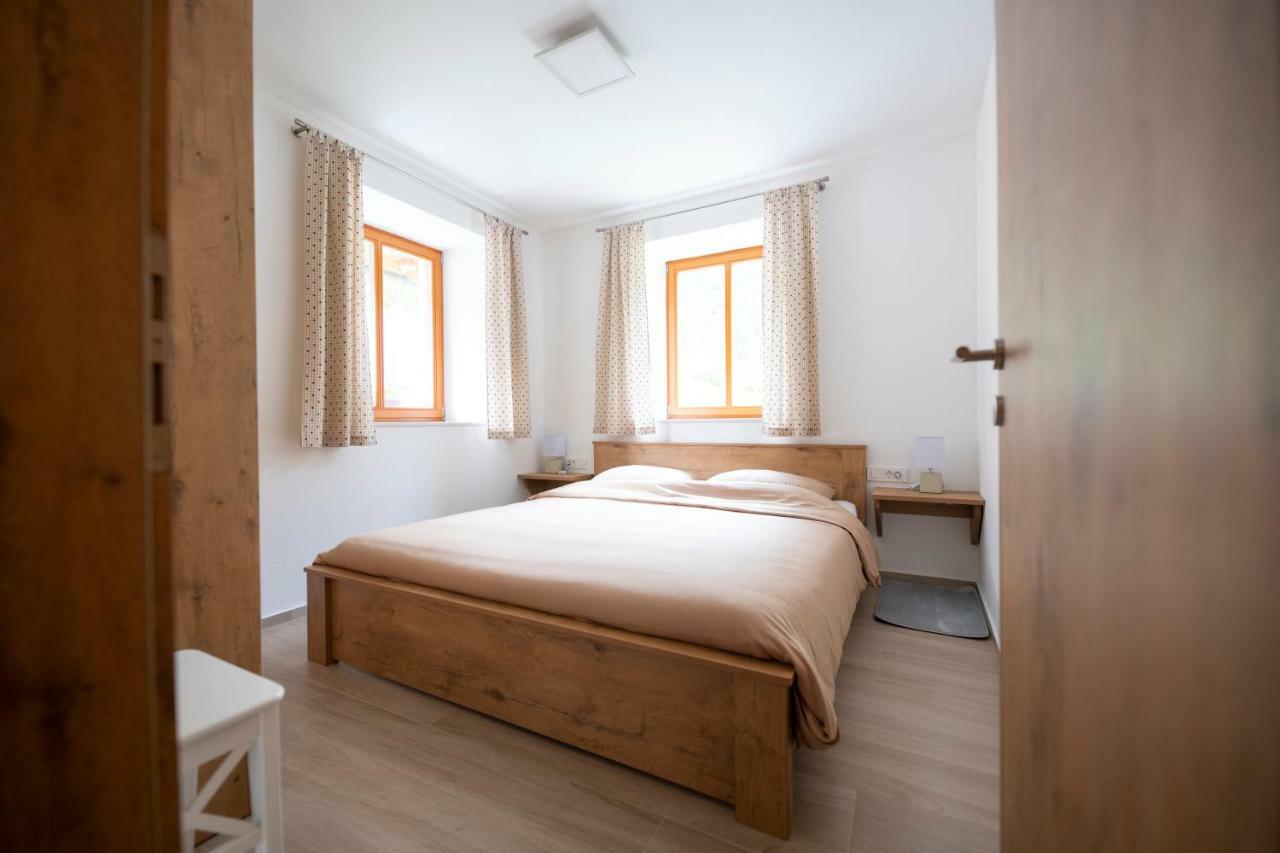 Hisa Urska Apartment Log pod Mangartom Exterior foto